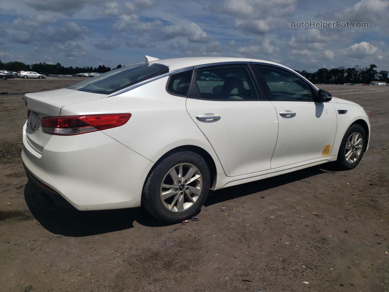 2016 Kia Optima Lx White vin: KNAGT4L38G5070438