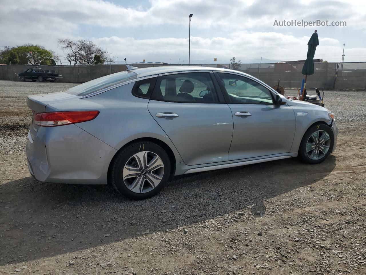 2017 Kia Optima Hybrid Silver vin: KNAGU4LE3H5013645