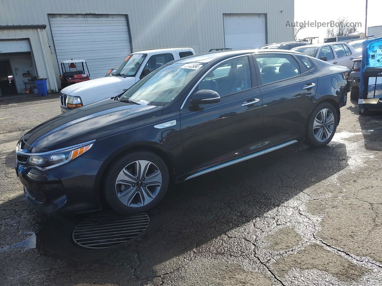 2017 Kia Optima Plug-in Hybrid Blue vin: KNAGV4LDXH5014604