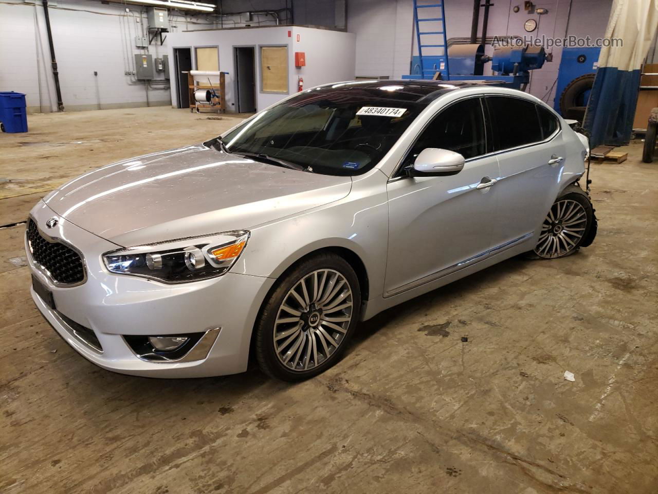 2016 Kia Cadenza Luxury Silver vin: KNALN4D70G5208662