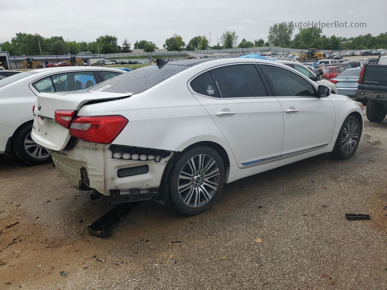 2016 Kia Cadenza Luxury White vin: KNALN4D71G5207049