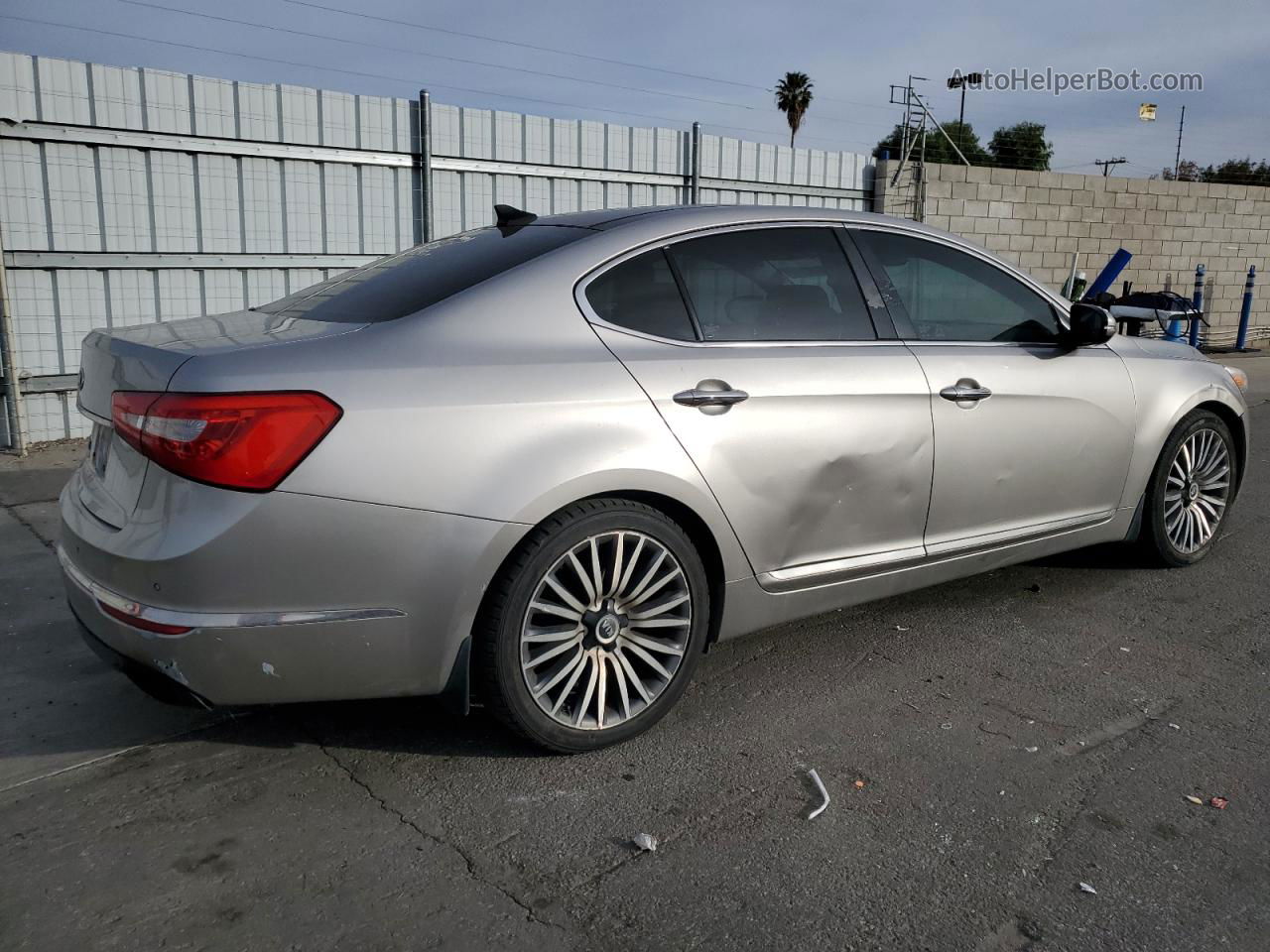 2014 Kia Cadenza Premium Silver vin: KNALN4D72E5122055