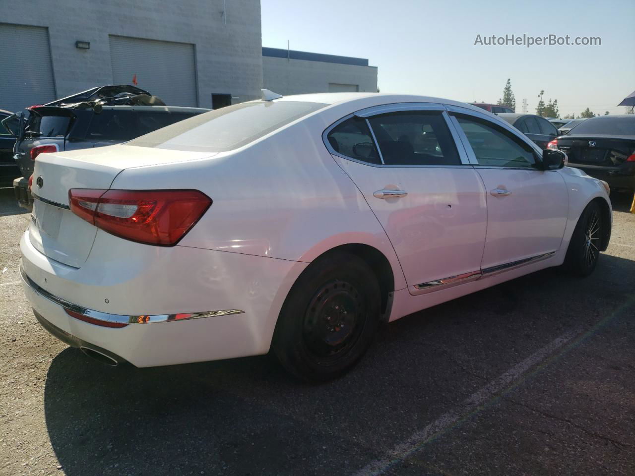 2014 Kia Cadenza Premium White vin: KNALN4D72E5133945