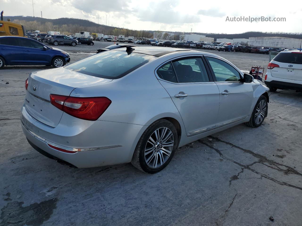 2016 Kia Cadenza Luxury Silver vin: KNALN4D72G5211076