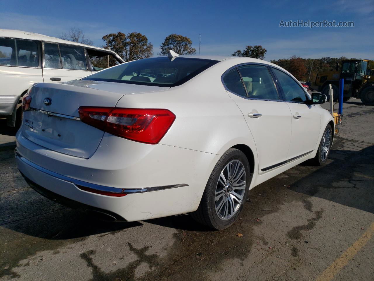 2016 Kia Cadenza Luxury White vin: KNALN4D74G5215131