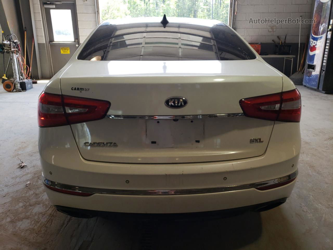 2014 Kia Cadenza Premium White vin: KNALN4D77E5161871