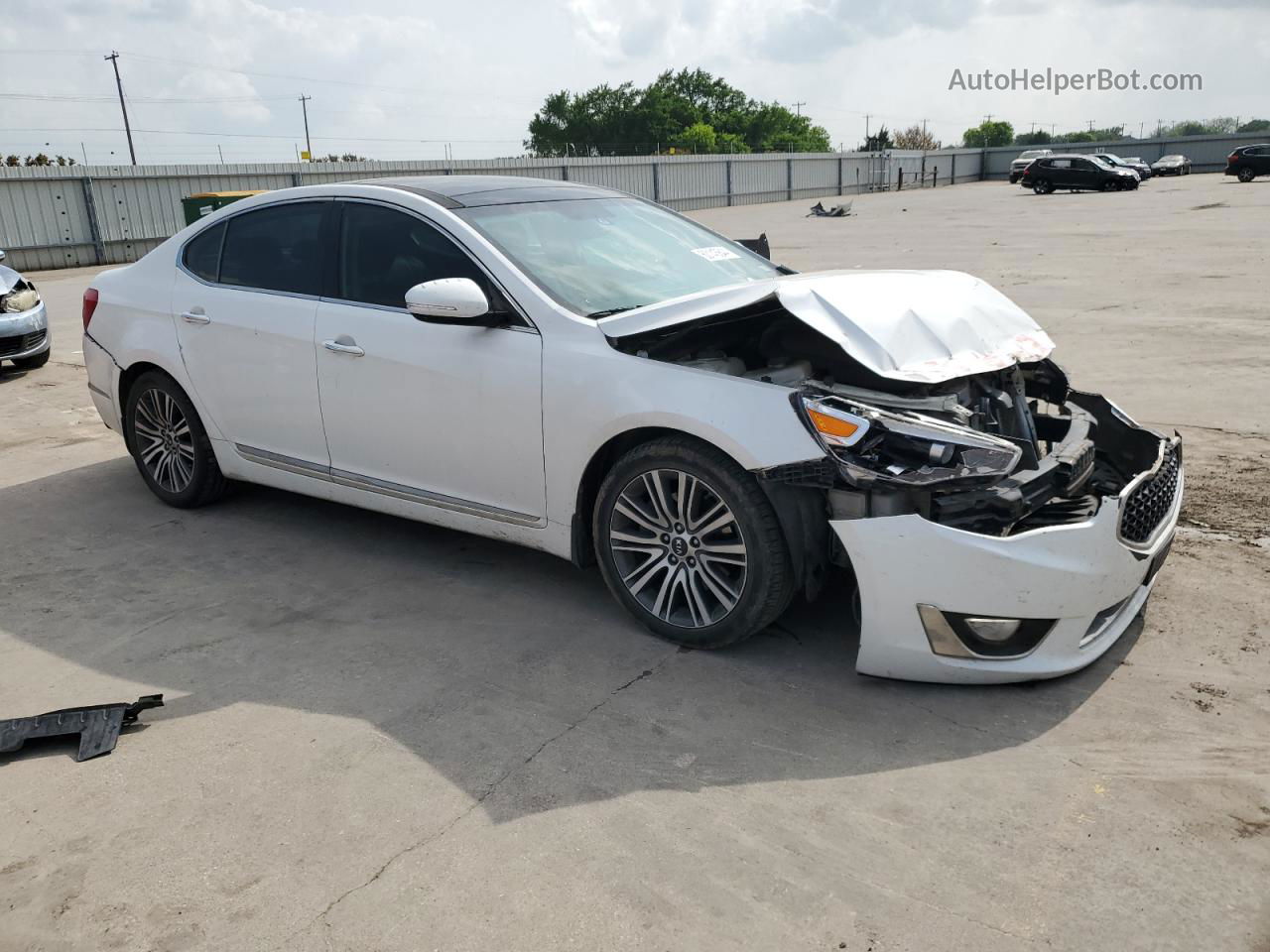 2016 Kia Cadenza Luxury White vin: KNALN4D77G5209274