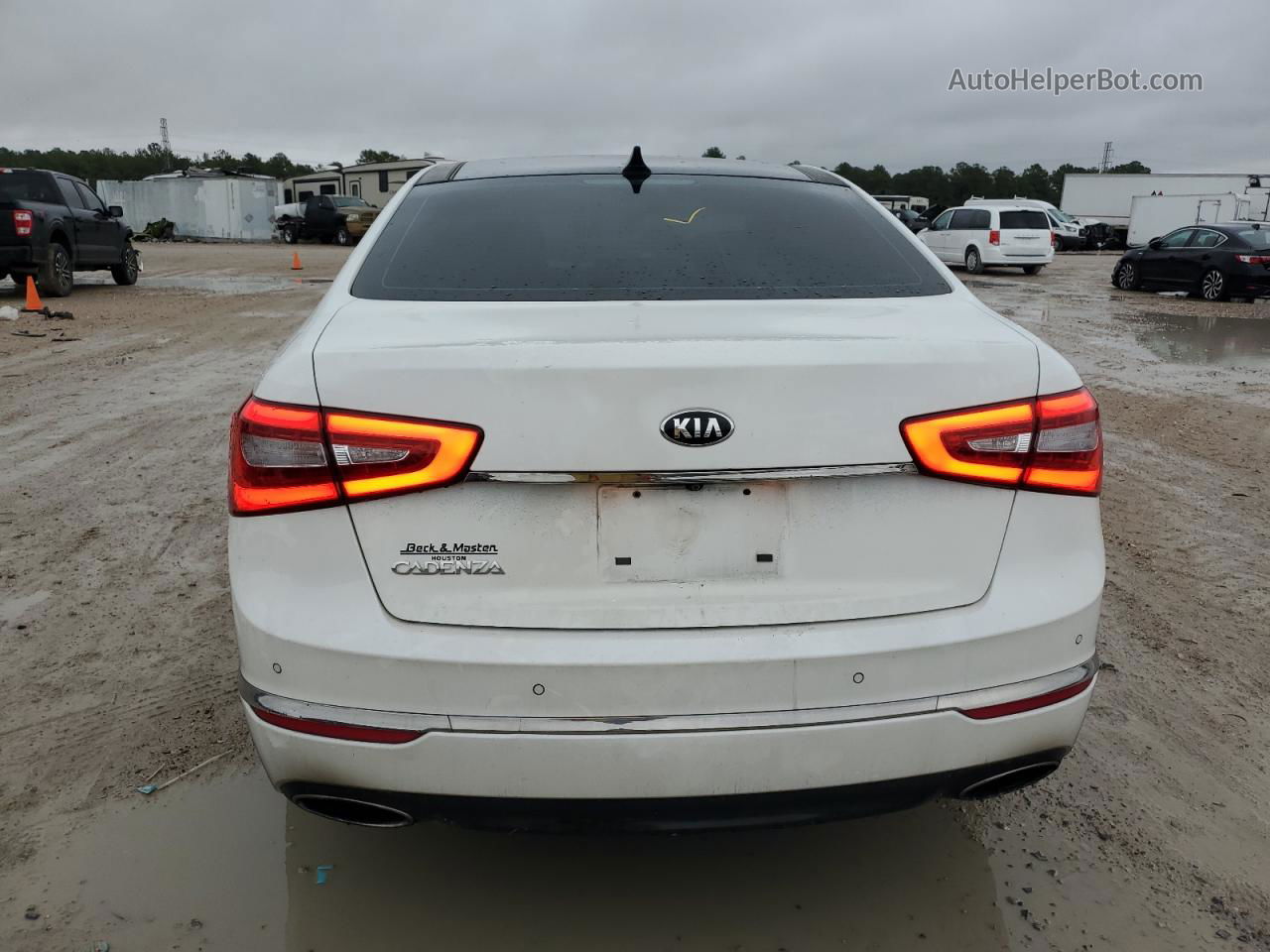 2016 Kia Cadenza Luxury White vin: KNALN4D77G5217990