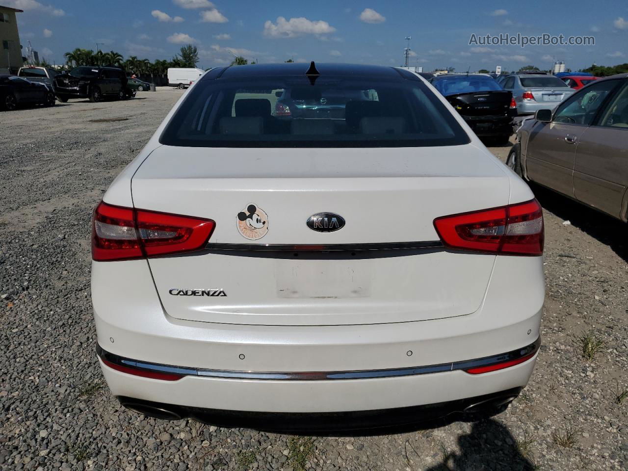 2014 Kia Cadenza Premium White vin: KNALN4D78E5133612