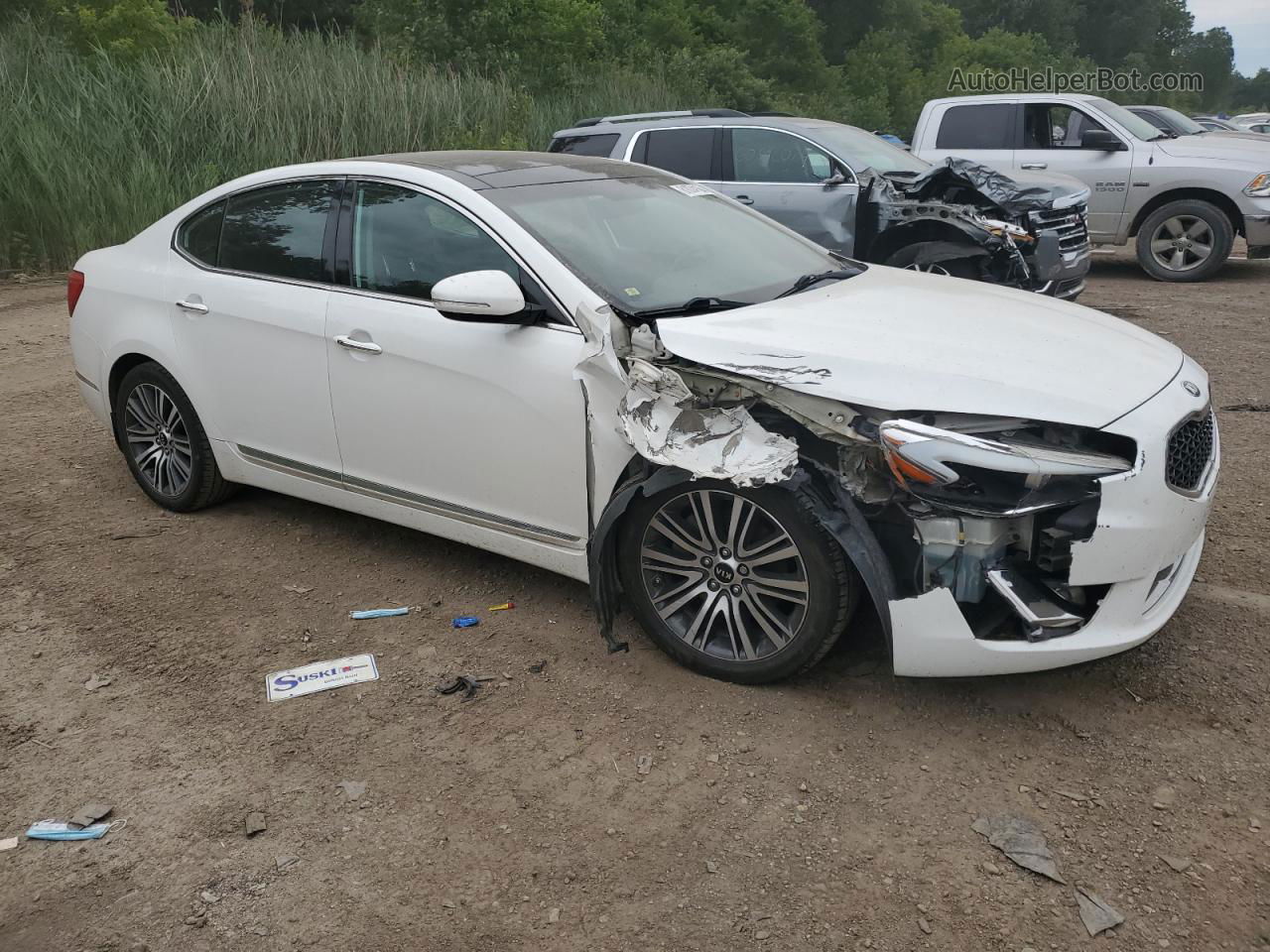 2014 Kia Cadenza Premium White vin: KNALN4D7XE5144482