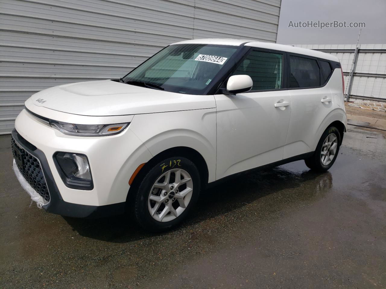 2022 Kia Soul Lx White vin: KNDJ23AU6N7159170