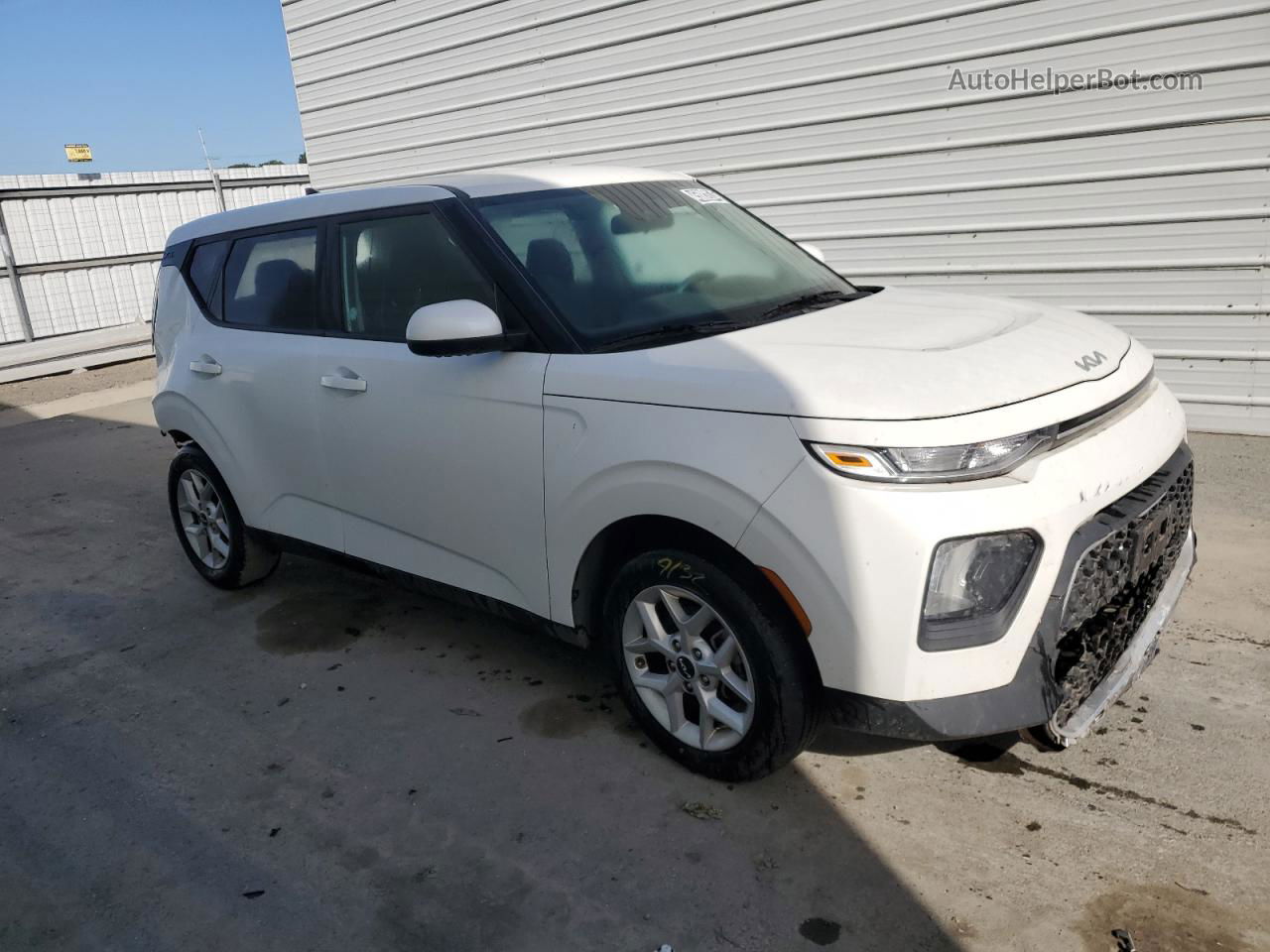 2022 Kia Soul Lx White vin: KNDJ23AU6N7159377