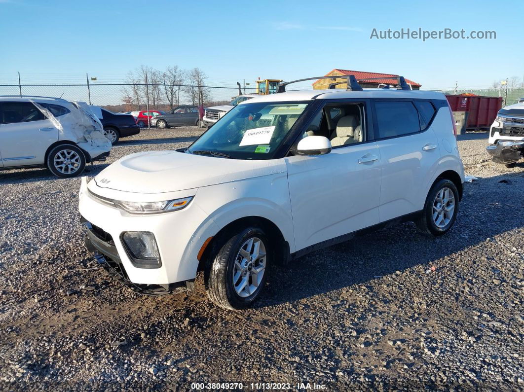 2022 Kia Soul Lx Белый vin: KNDJ23AU6N7161405