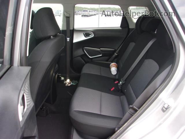 2022 Kia Soul Lx Silver vin: KNDJ23AU6N7822690