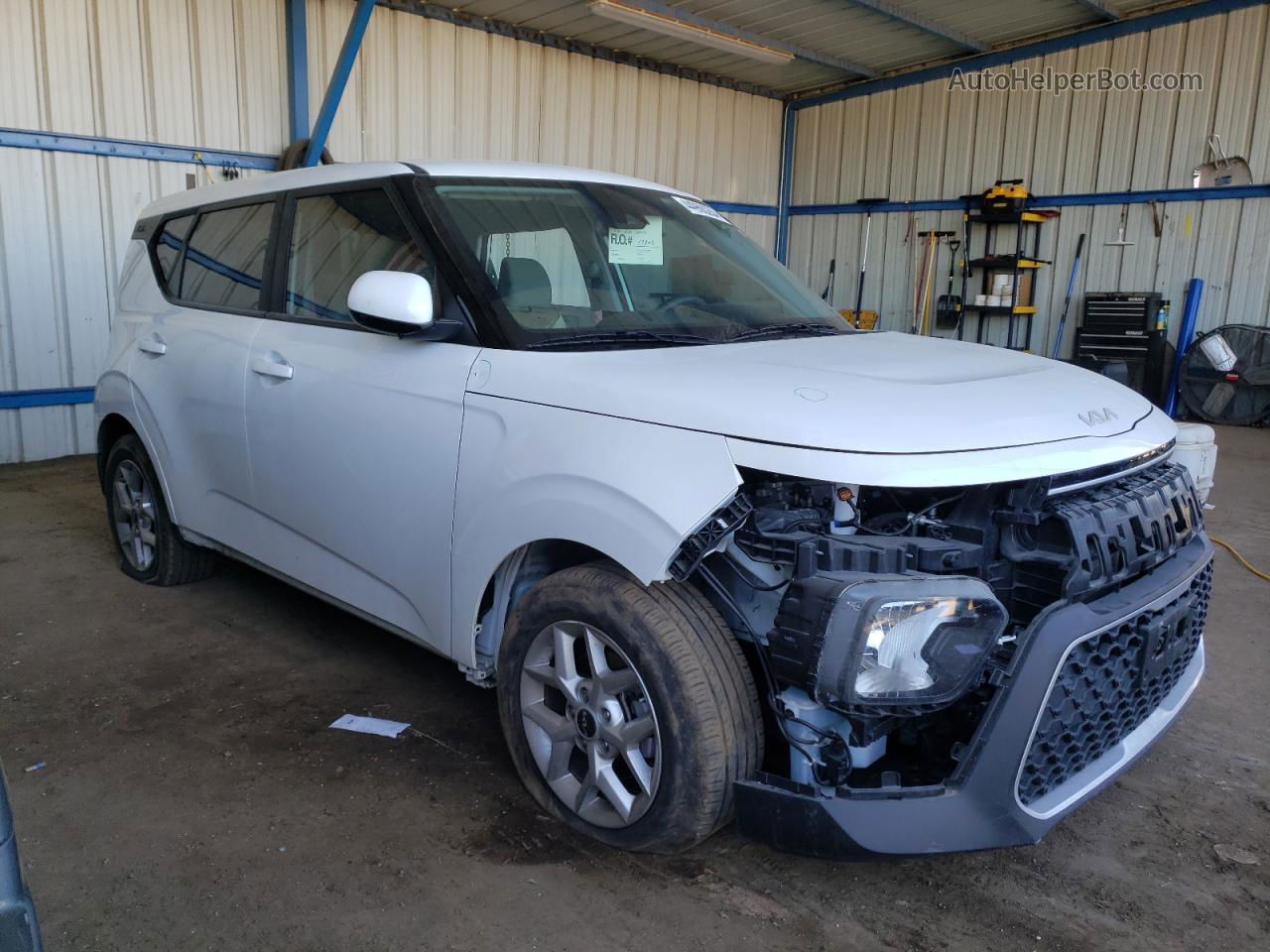 Price & History 2022 Kia Soul Lx 2.0l 4 vin: KNDJ23AU7N7164880