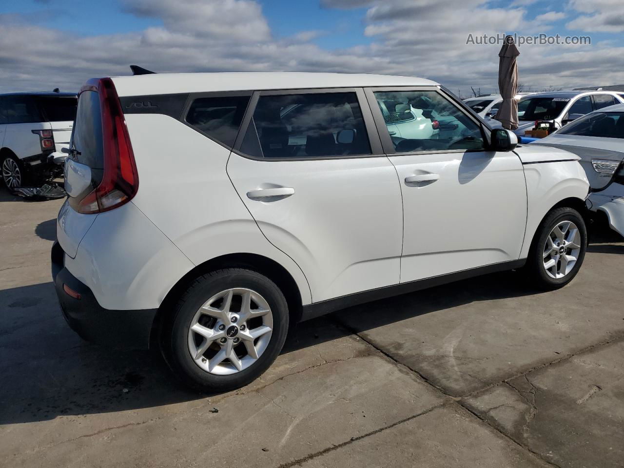 2022 Kia Soul Lx White vin: KNDJ23AU7N7168475