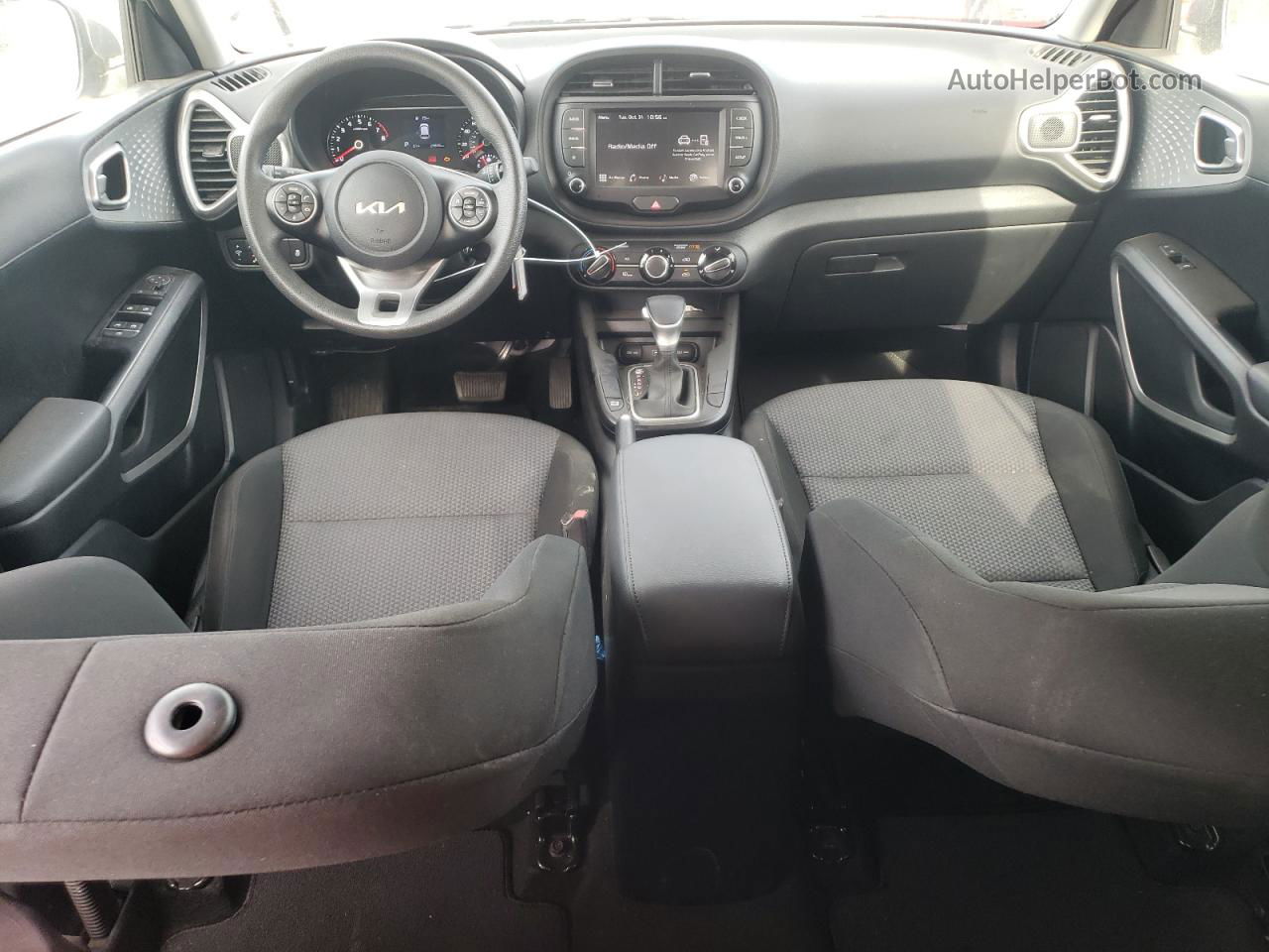 2022 Kia Soul Lx Silver vin: KNDJ23AU7N7826764