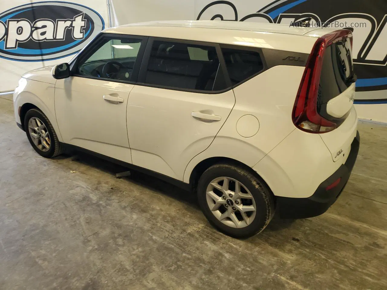 2022 Kia Soul Lx Белый vin: KNDJ23AUXN7165845