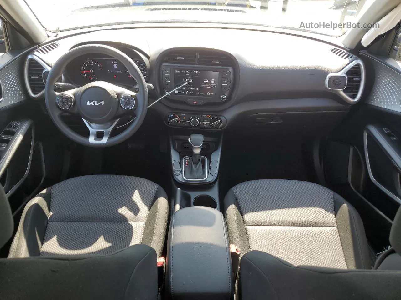 2022 Kia Soul Lx Черный vin: KNDJ23AUXN7172682