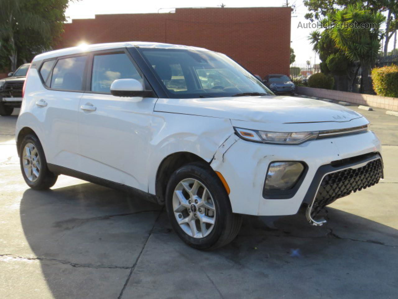 2022 Kia Soul Lx White vin: KNDJ23AUXN7175713