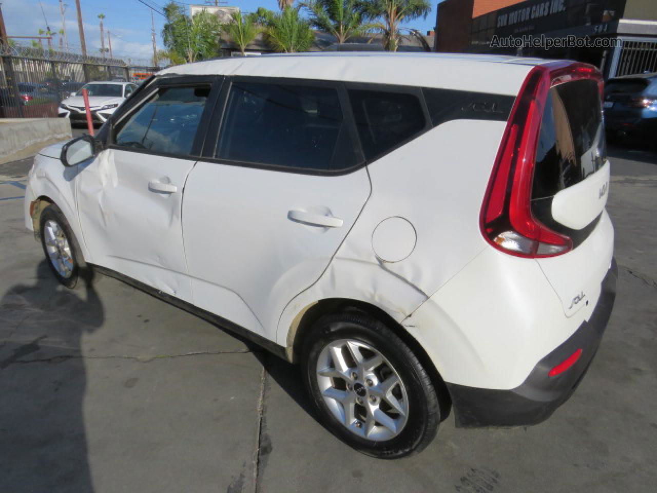 2022 Kia Soul Lx White vin: KNDJ23AUXN7175713