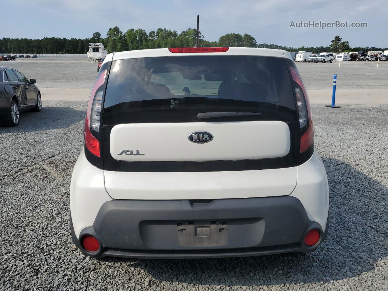 2016 Kia Soul  White vin: KNDJN2A20G7370822