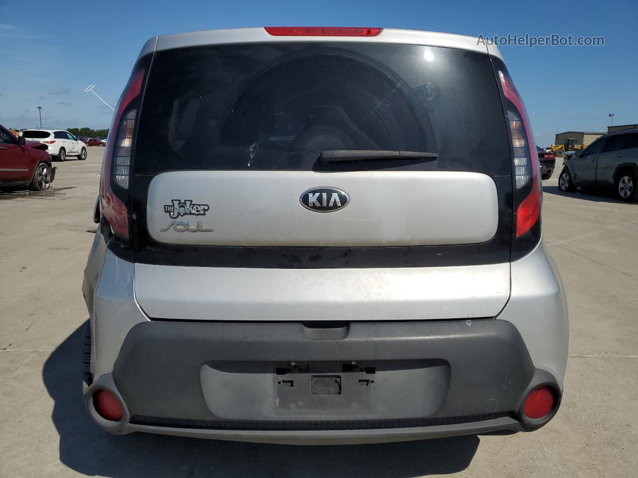 2016 Kia Soul  Серебряный vin: KNDJN2A21G7828397