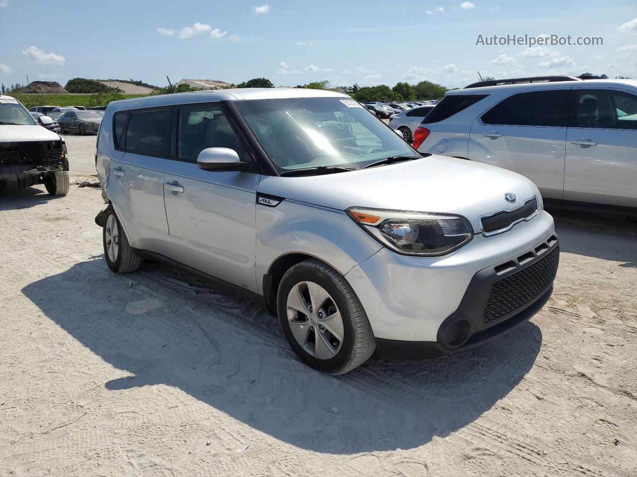 2016 Kia Soul  Серебряный vin: KNDJN2A21G7855549