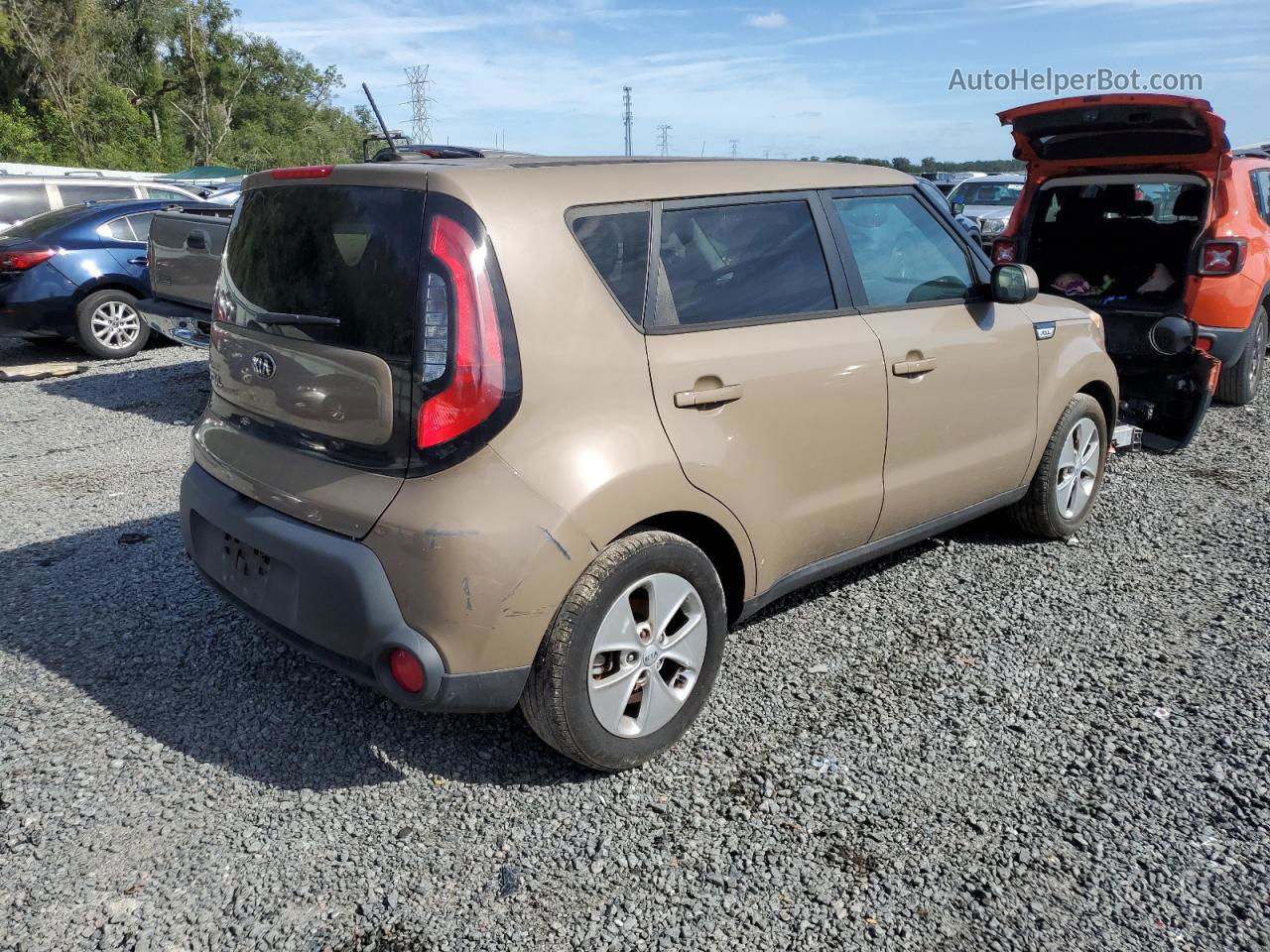 2016 Kia Soul  Бежевый vin: KNDJN2A22G7250925