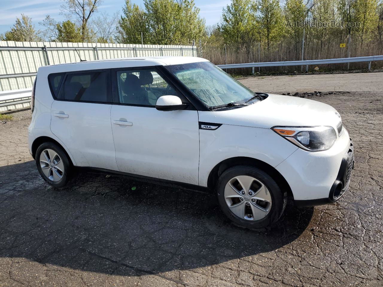 2016 Kia Soul  White vin: KNDJN2A22G7285013