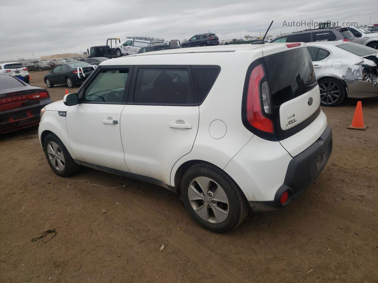 2016 Kia Soul  White vin: KNDJN2A22G7369428