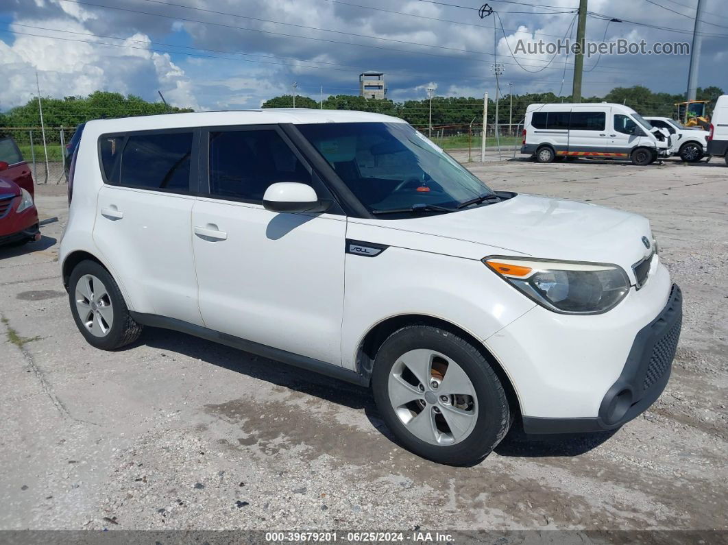 2016 Kia Soul   White vin: KNDJN2A22G7382728