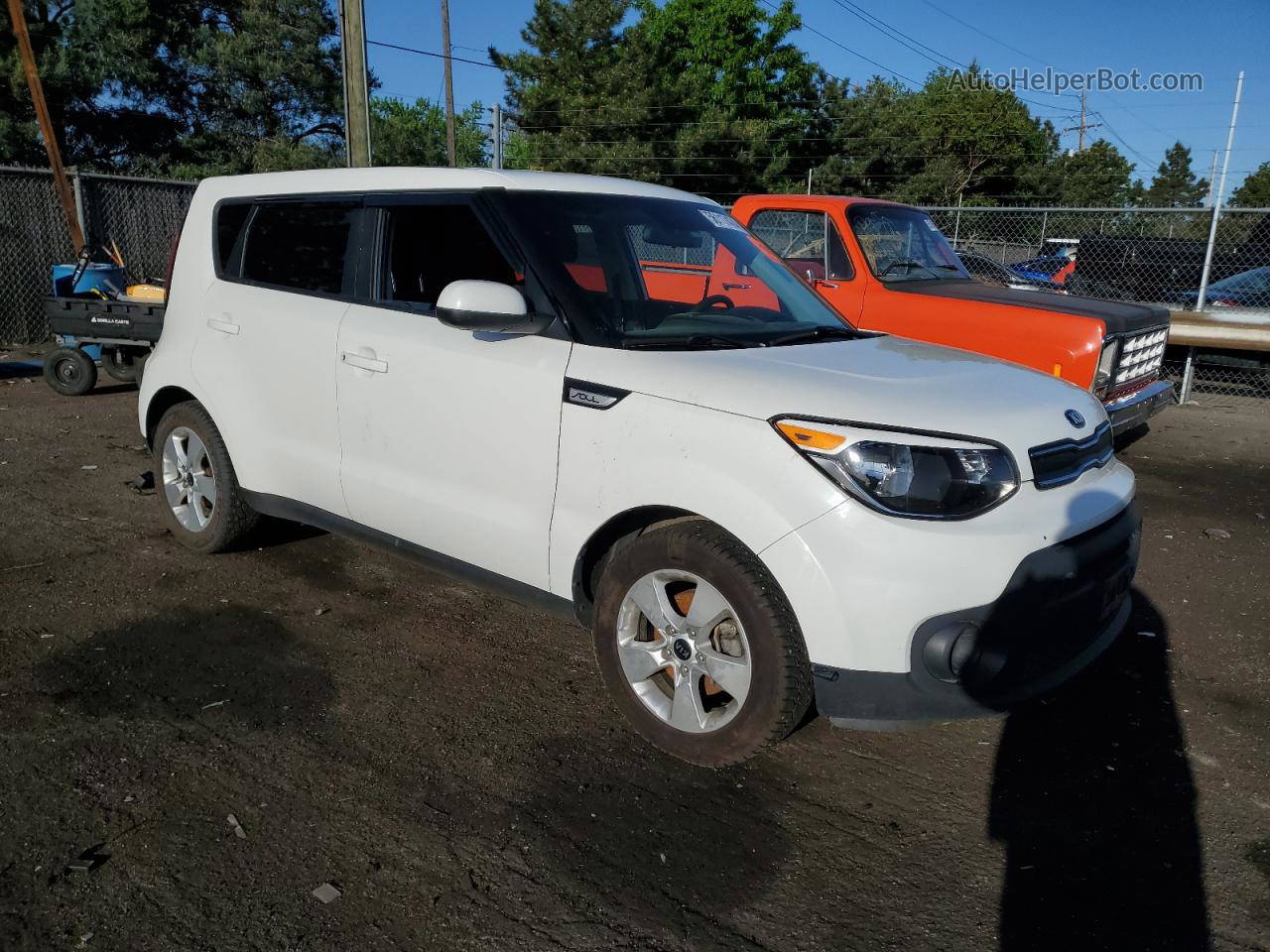 2019 Kia Soul  White vin: KNDJN2A22K7693603