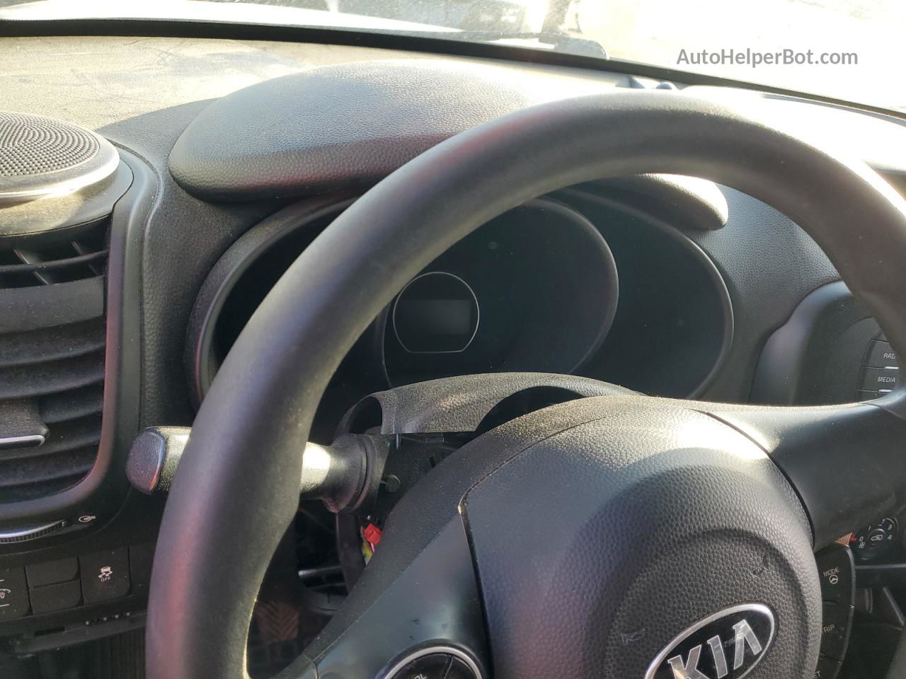 2019 Kia Soul  White vin: KNDJN2A22K7693603
