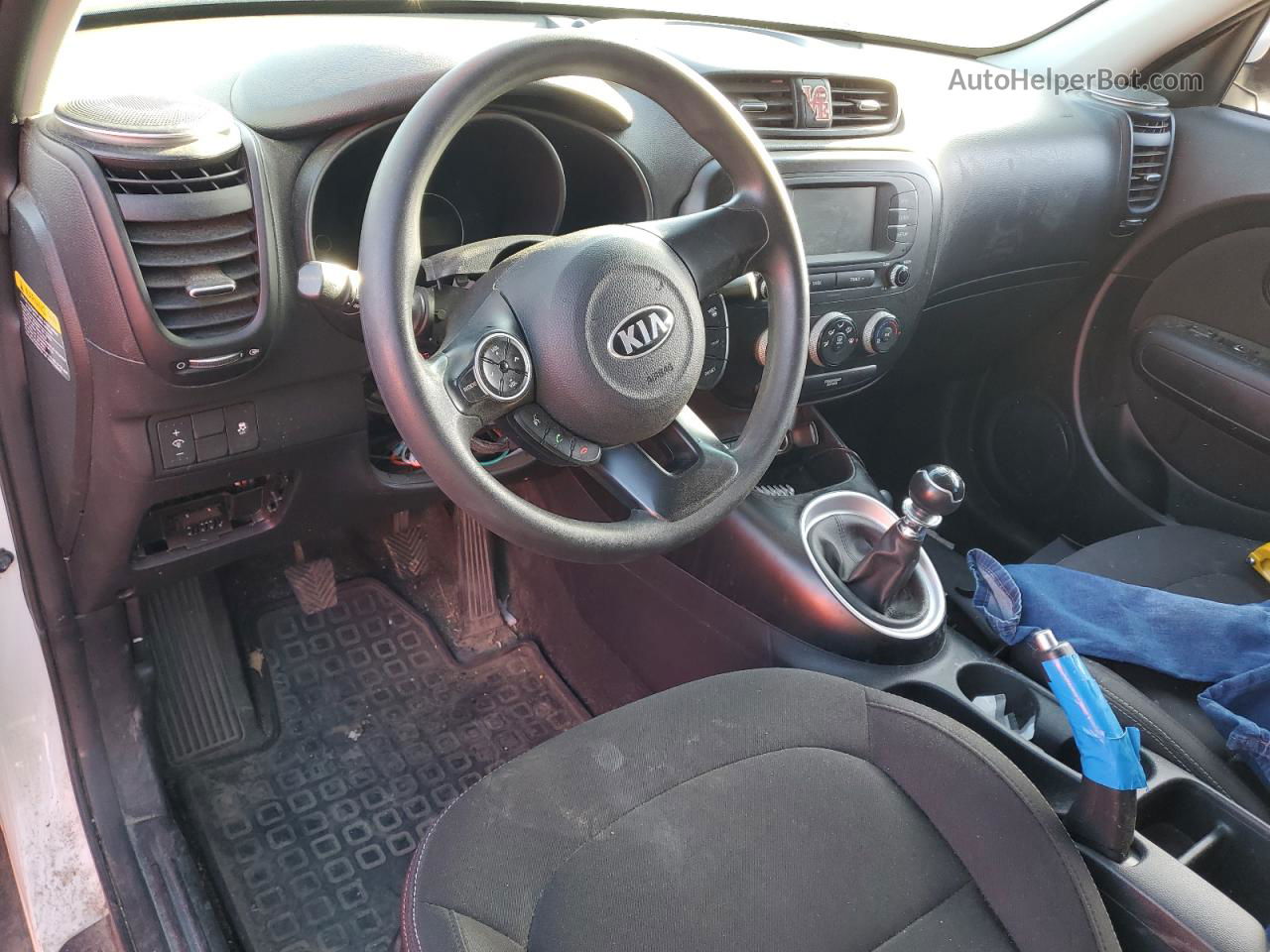 2019 Kia Soul  White vin: KNDJN2A22K7693603