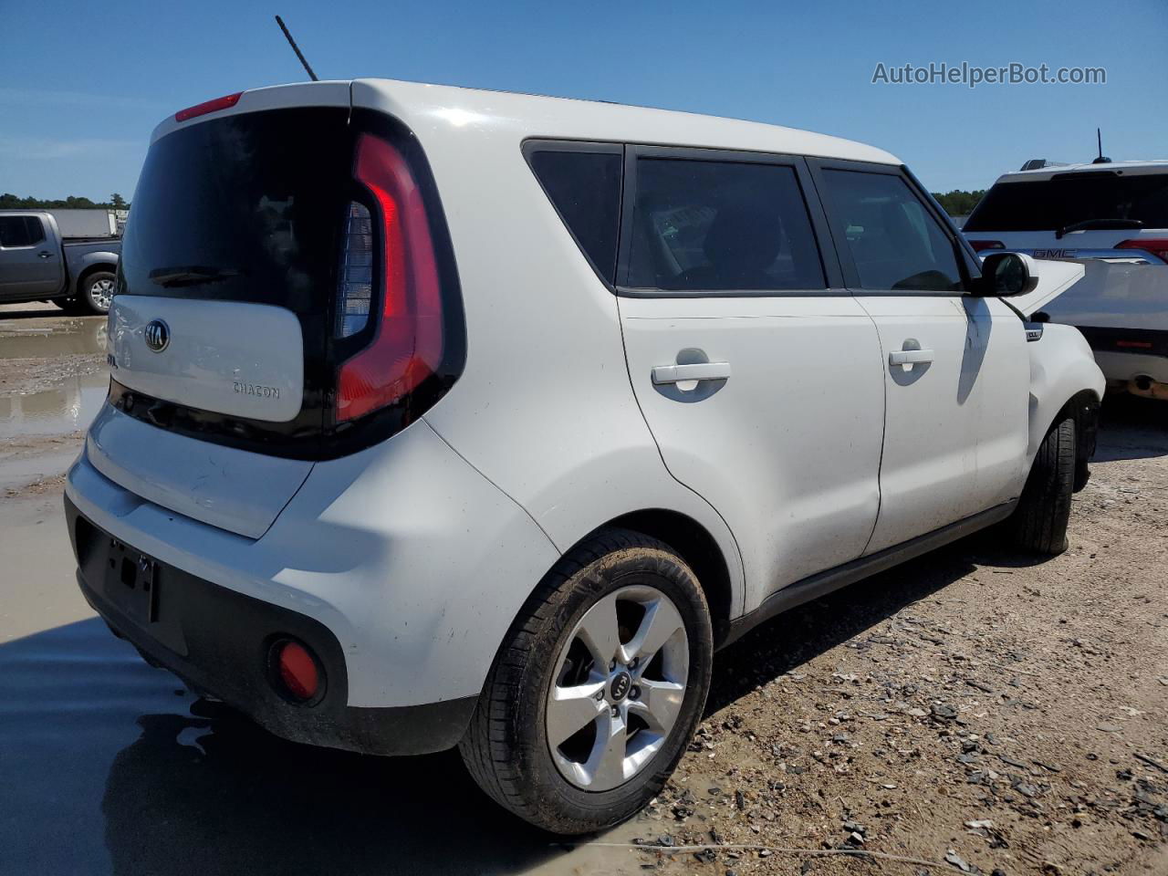 2019 Kia Soul  White vin: KNDJN2A23K7699961