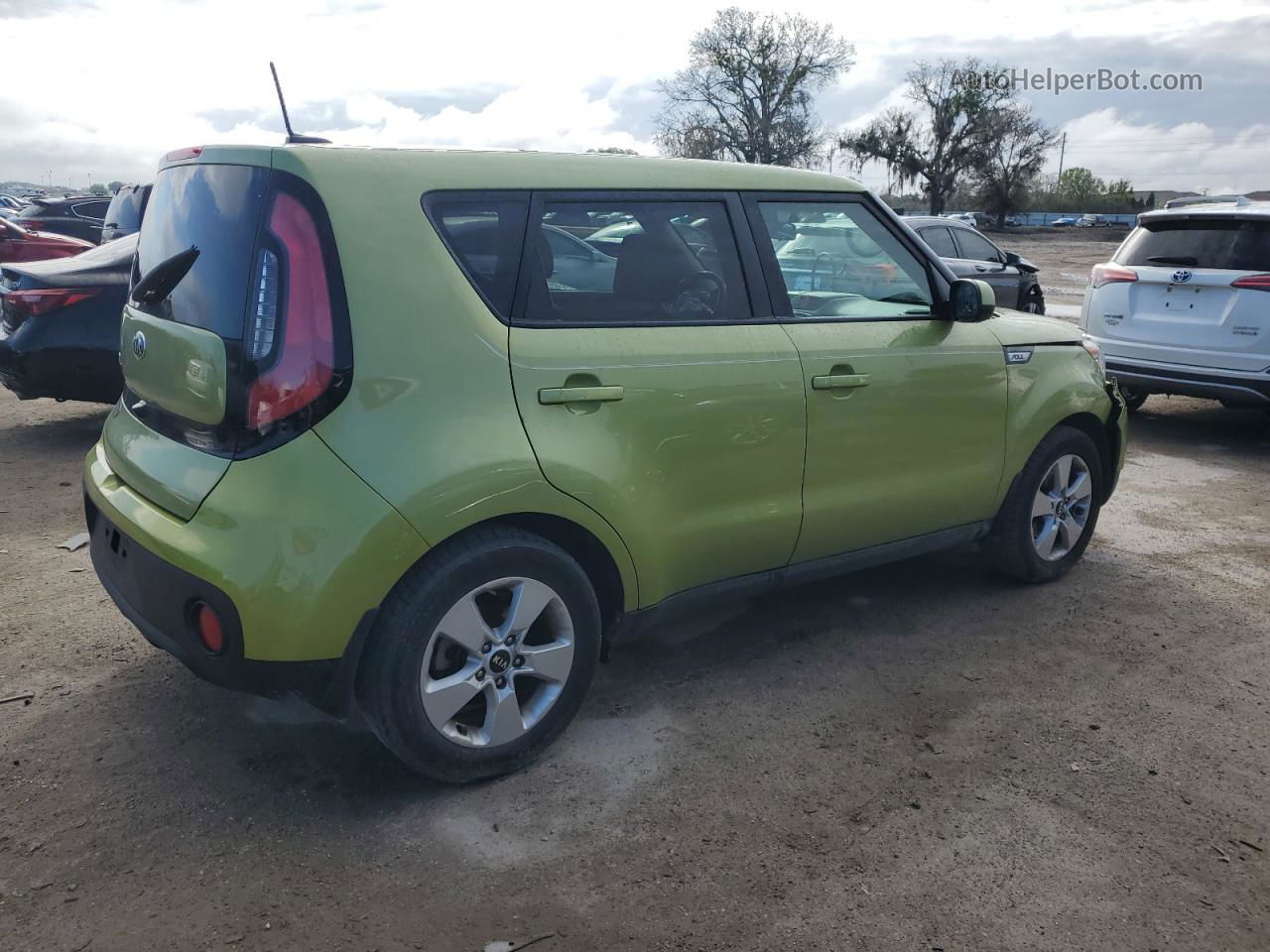 2019 Kia Soul  Green vin: KNDJN2A23K7915033