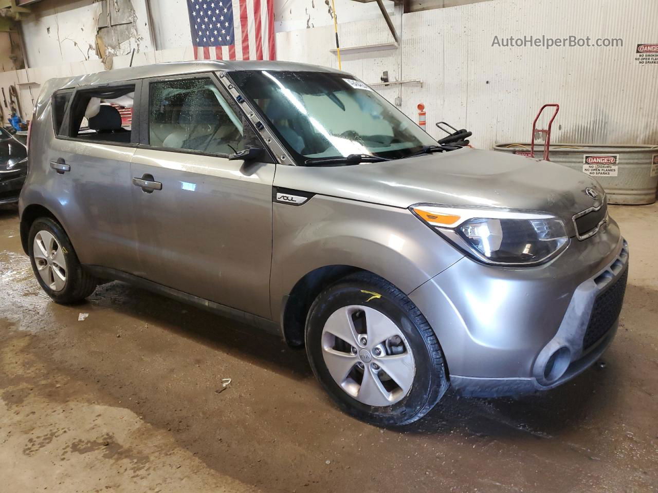 2016 Kia Soul  Серебряный vin: KNDJN2A24G7301759