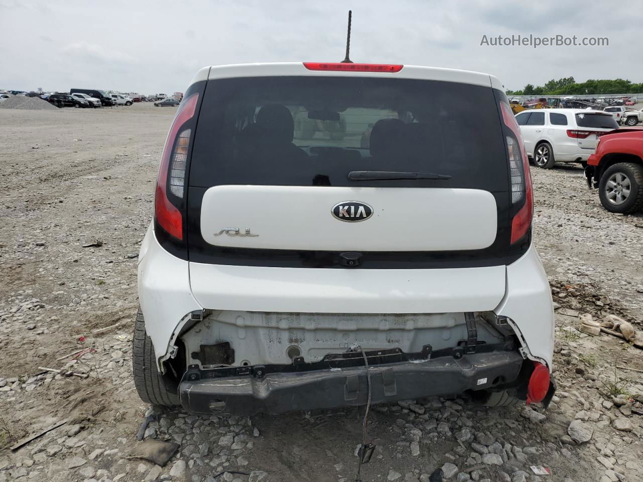 2016 Kia Soul  White vin: KNDJN2A24G7848062