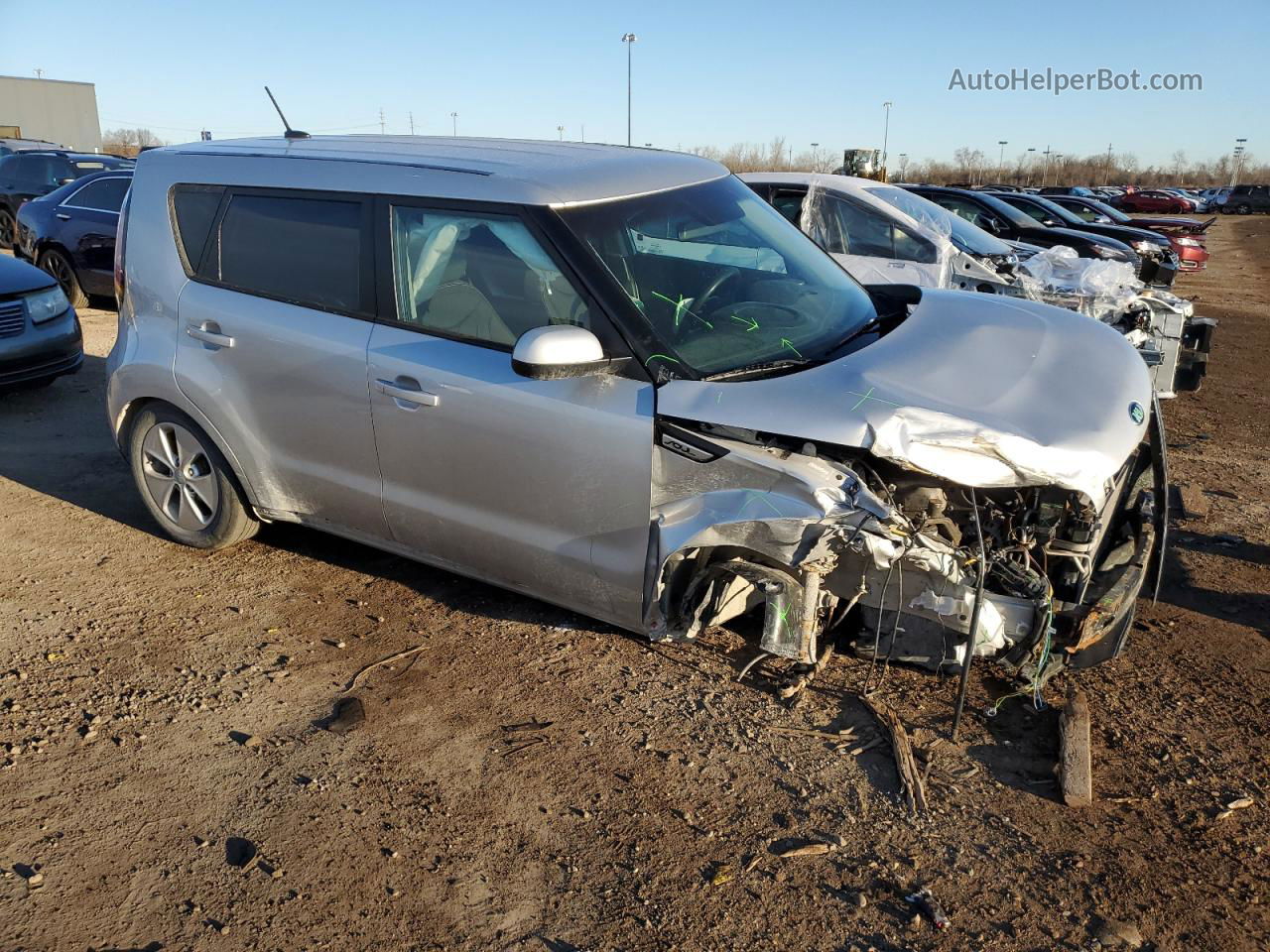 2016 Kia Soul  Серебряный vin: KNDJN2A24G7848109