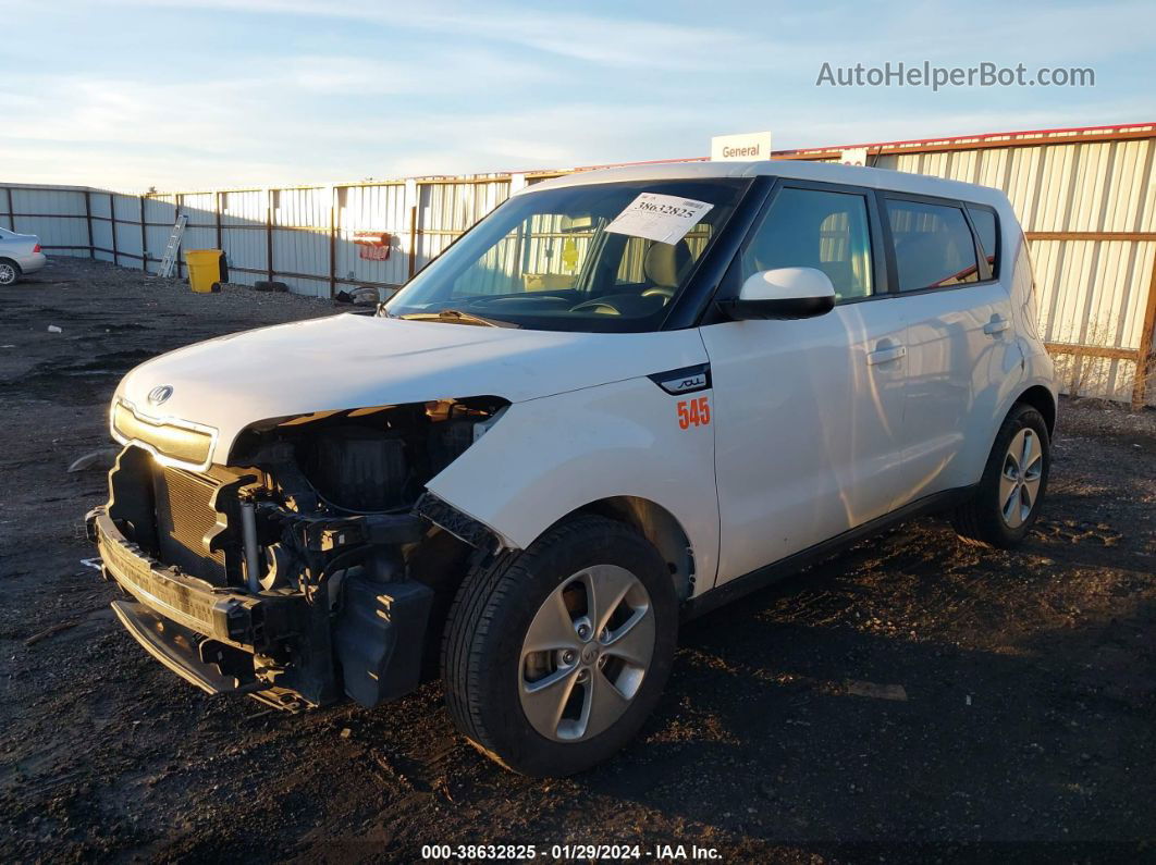 2016 Kia Soul   White vin: KNDJN2A25G7282185