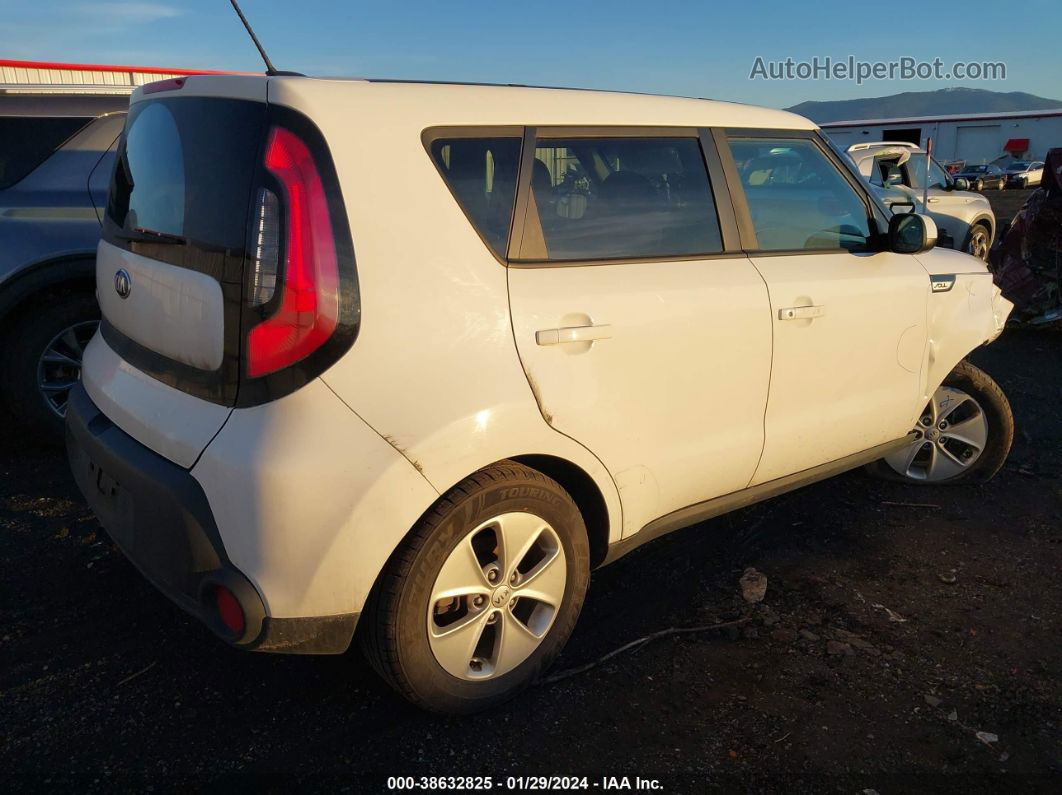 2016 Kia Soul   White vin: KNDJN2A25G7282185