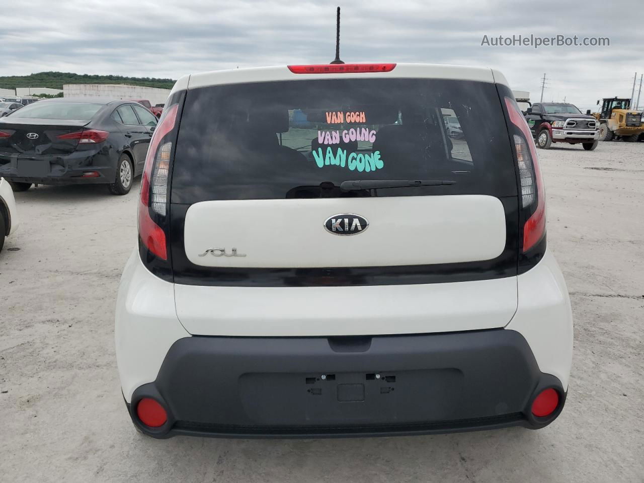 2016 Kia Soul  Белый vin: KNDJN2A26G7395577