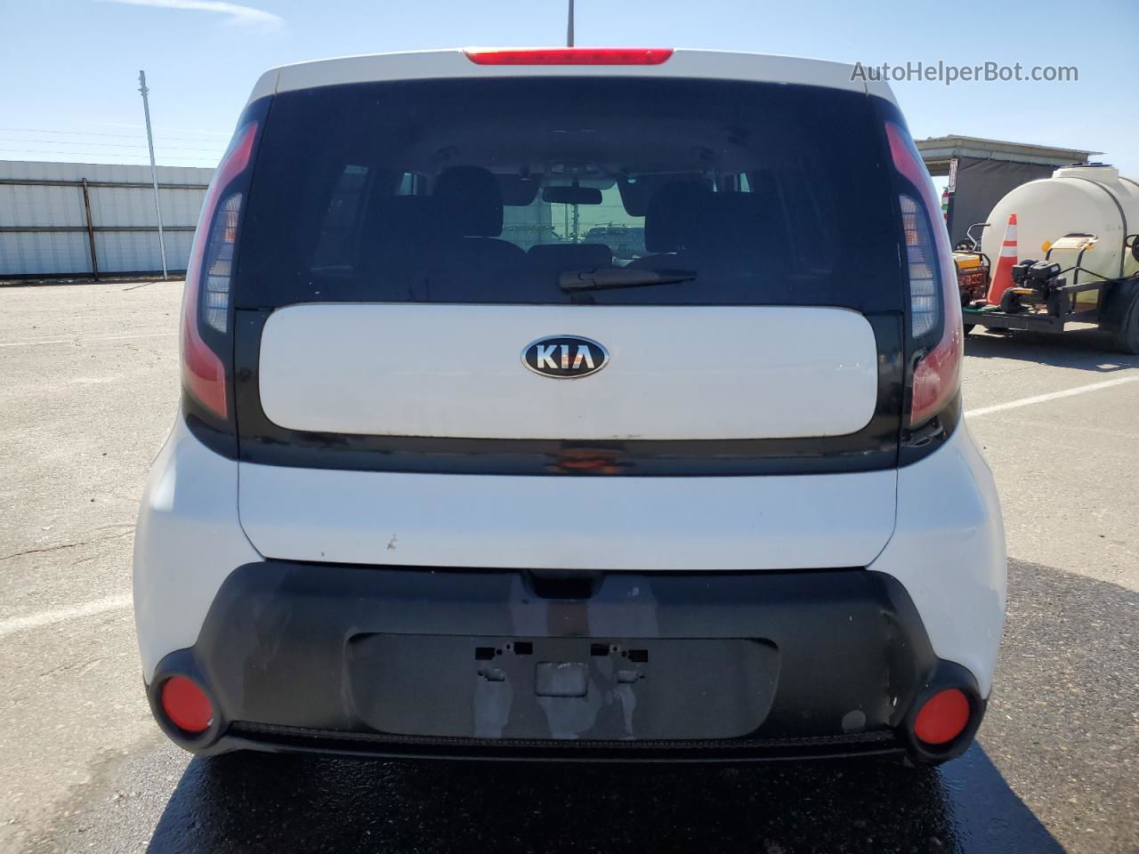 2016 Kia Soul  White vin: KNDJN2A27G7327840