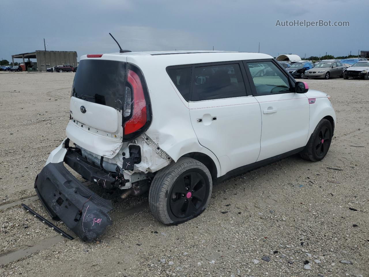 2016 Kia Soul  White vin: KNDJN2A27G7846886