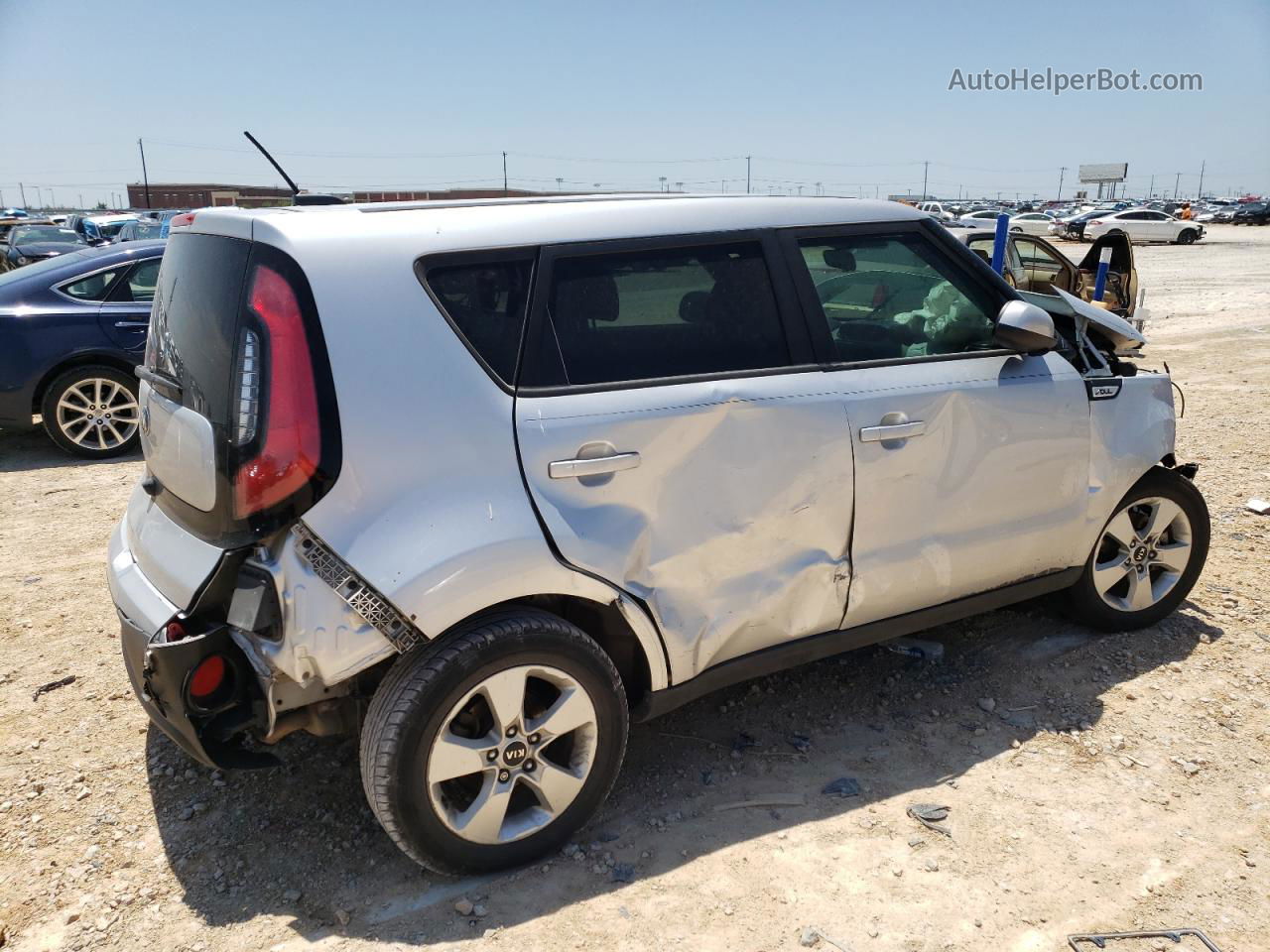 2019 Kia Soul  Silver vin: KNDJN2A27K7023657