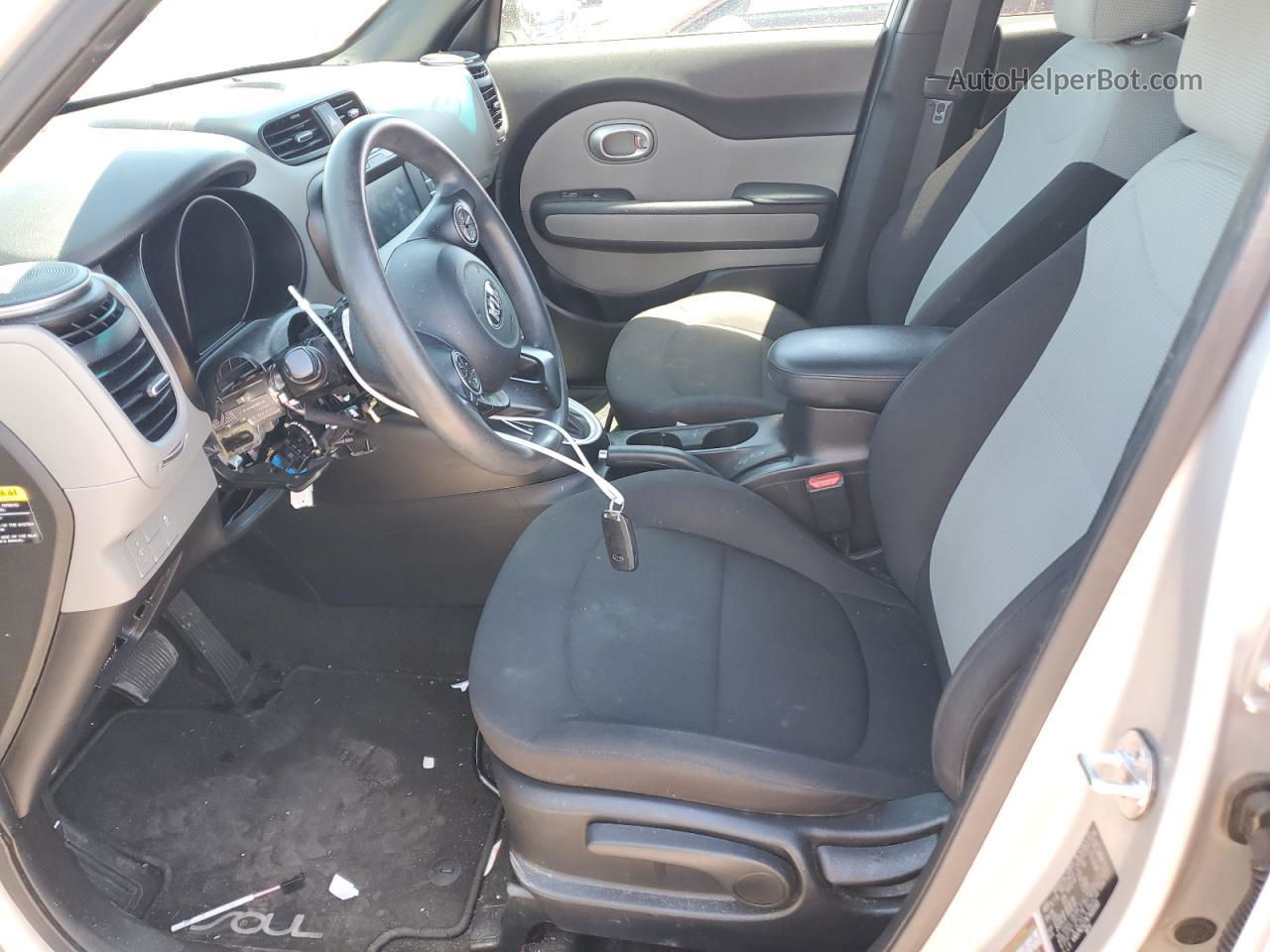 2019 Kia Soul  Silver vin: KNDJN2A27K7683083