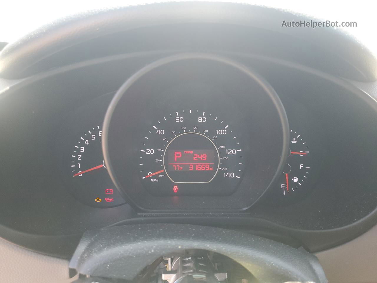2019 Kia Soul  Silver vin: KNDJN2A27K7683083