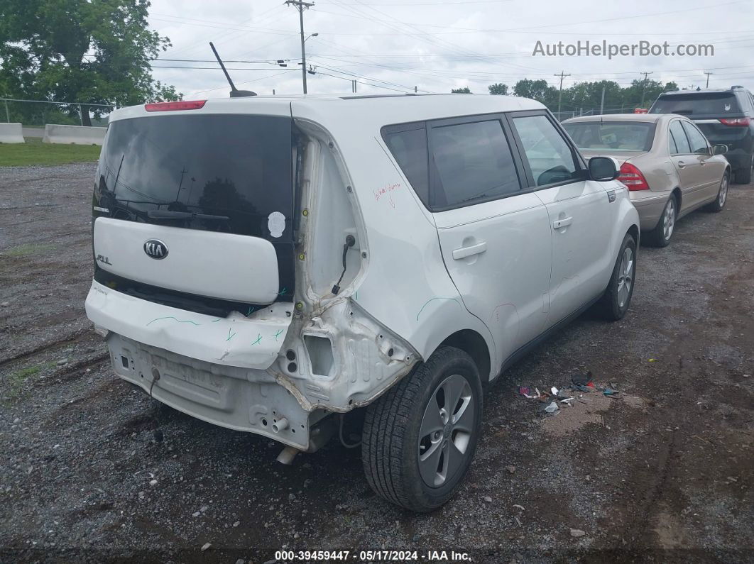 2016 Kia Soul   White vin: KNDJN2A28G7365612