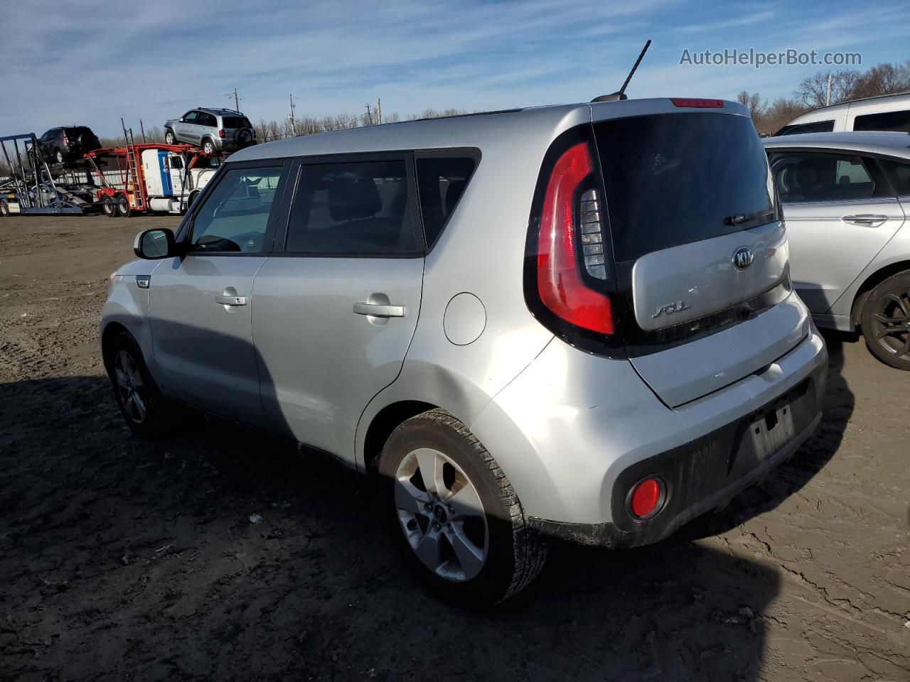 2019 Kia Soul  Silver vin: KNDJN2A2XK7675284